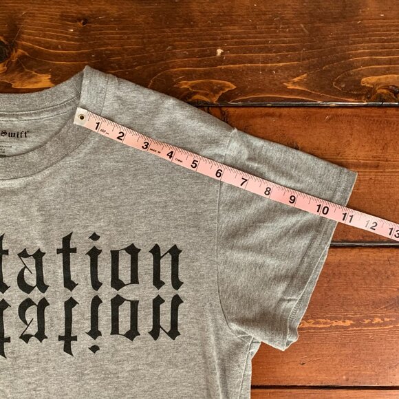 Taylor Swift Reputation Tour Large Gray Women's Crop Top T-Shirt Fan Concert EUC - Picture 9 of 10